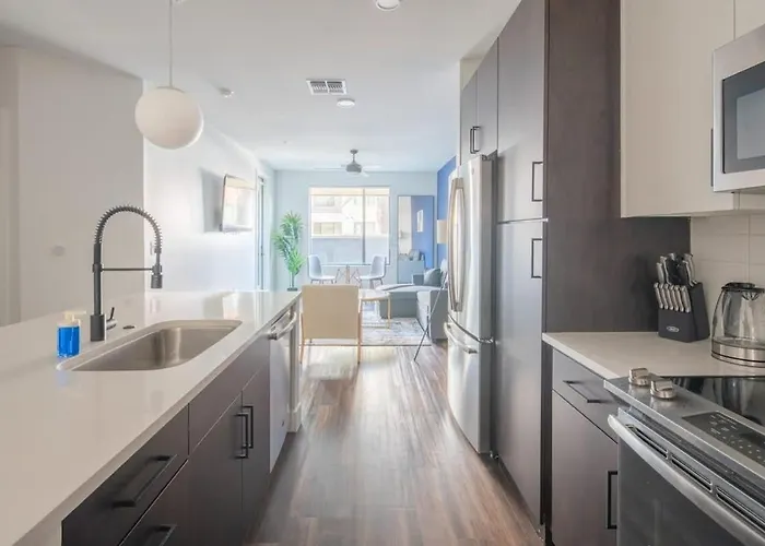 Bright And Sleek 1br Parking Workspace Apartment *